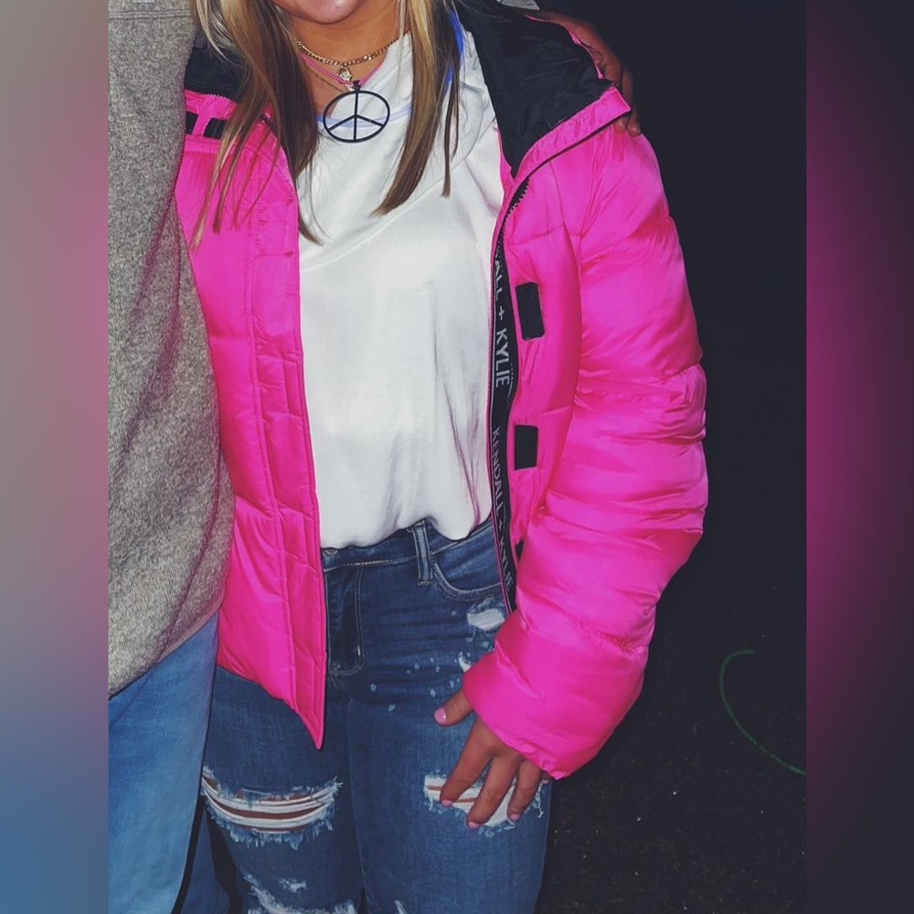 KENDAL + KYLIE pink puffer jacket🩷🩷